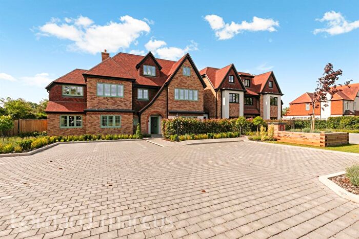 2 Bedroom Apartment For Sale In Hillbury Road, Warlingham, CR6