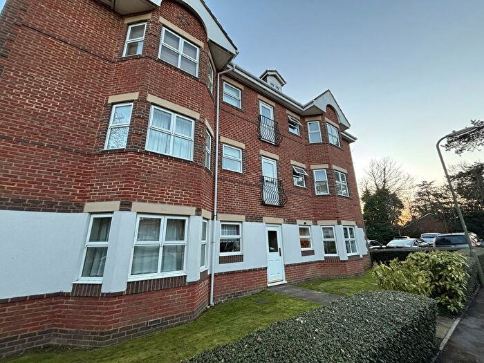 2 Bedroom Flat To Rent In Norn Hill, Basingstoke, RG21