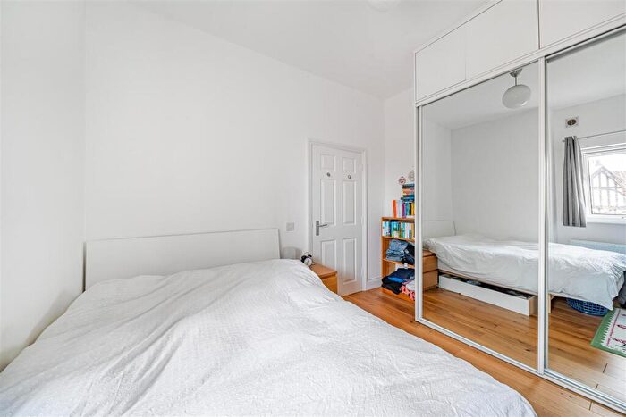 1 Bedroom Flat For Sale In Harold Road, Crouch End, N8