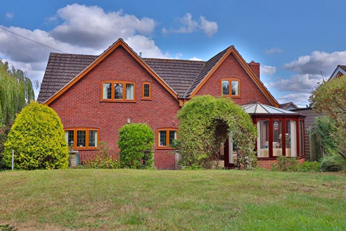 3 Bedroom Detached House For Sale In Five Gables, Lower Ferry Lane, Callow End, WR2