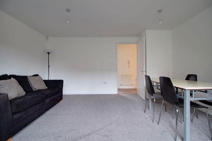 2 Bedroom Apartment To Rent In Seymour Court, Raleigh Street, Radford, NG7