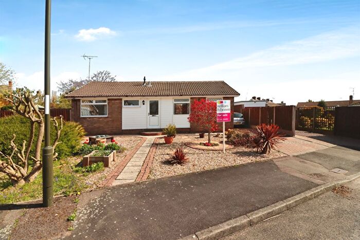 3 Bedroom Detached Bungalow For Sale In Clumber Close, Clowne, Chesterfield, S43