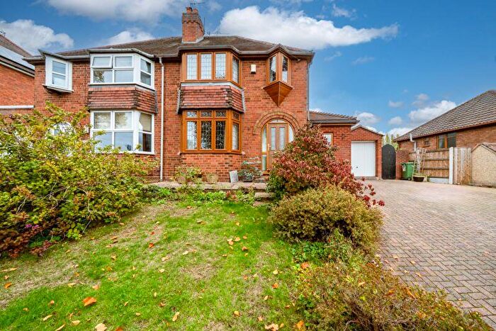 3 Bedroom Semi Detached House For Sale In Commonside, Pensnett, Brierley Hill, DY5