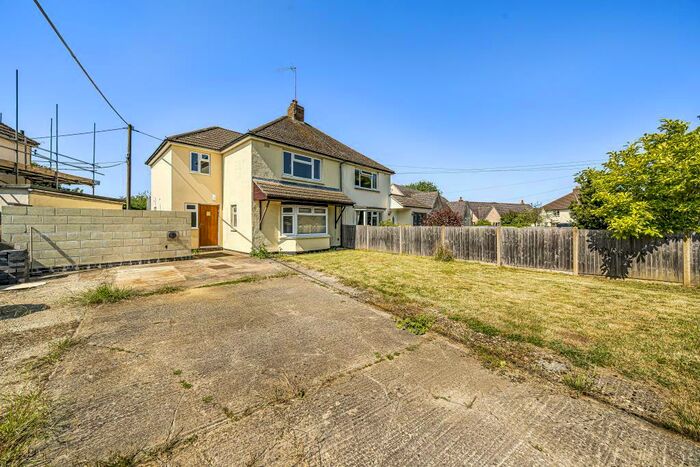 3 Bedroom Semi-Detached House For Sale In Fringford, Bicester, OX27