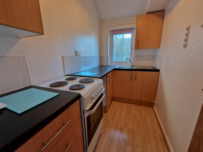 Studio To Rent In Colwyn Avenue, Rhos On Sea, LL28