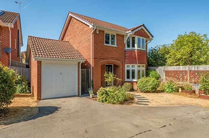 4 Bedroom Detached House For Sale In Buccaneer Close, Woodley, Reading, RG5