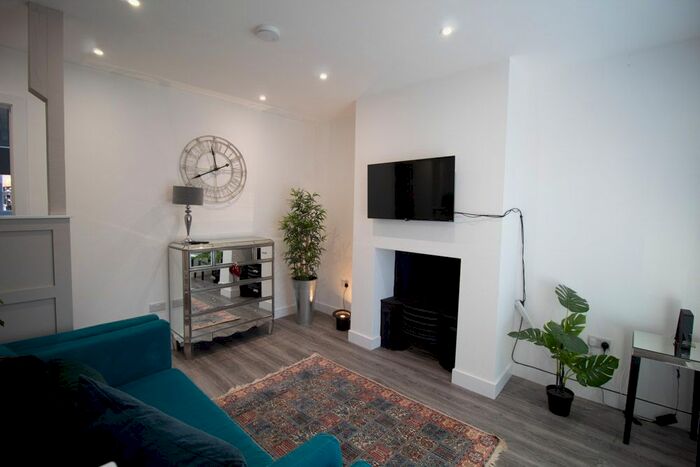 2 Bedroom Cottage To Rent In Wilford Road, Ruddington, NG11