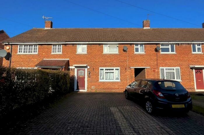 4 Bedroom Terraced House To Rent In Byfleet, KT14