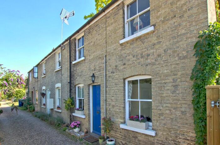 2 Bedroom Cottage To Rent In North Cottages, Trumpington Road, Cambridge, CB2
