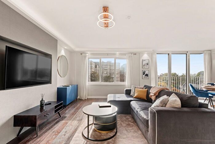 3 Bedroom Flat To Rent In Abbots House, St. Mary Abbots Terrace, W14