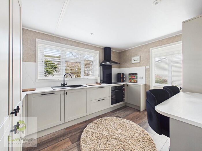 3 Bedroom Park Home For Sale In Larch Crescent, Hoo Marina Park, Rochester, ME3