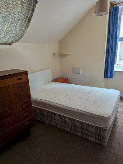 2 Bedroom Flat To Rent In Radford Boulevard, NG7