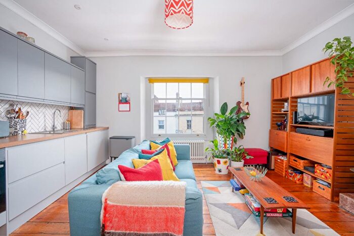 1 Bedroom Flat For Sale In Cheltenham Road, Cotham, BS6