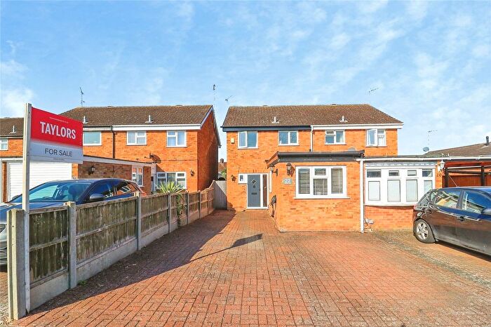 3 Bedroom Semi Detached House For Sale In Garden Leys, Leighton Buzzard, Bedfordshire, LU7