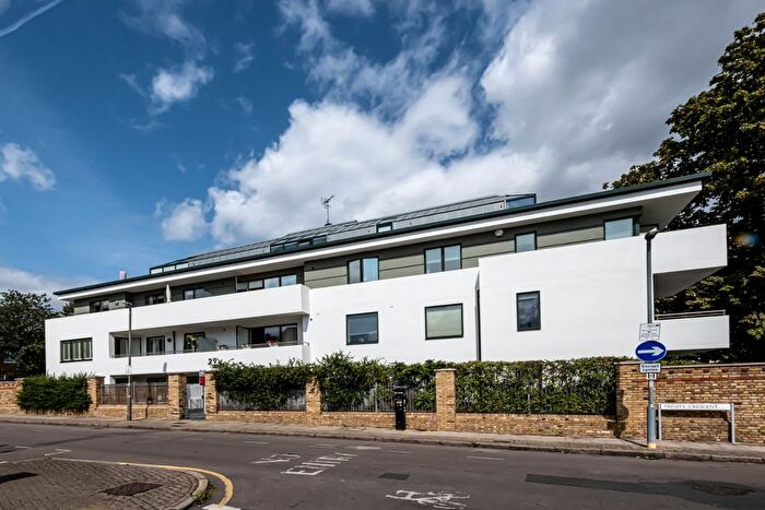 1 Bedroom Flat To Rent In Trinity Crescent, Tooting Bec, London, SW17
