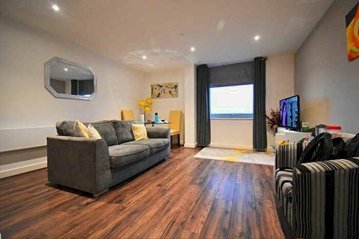 1 Bedroom Flat To Rent In Th Floor Churchill Place, Basingstoke, RG21