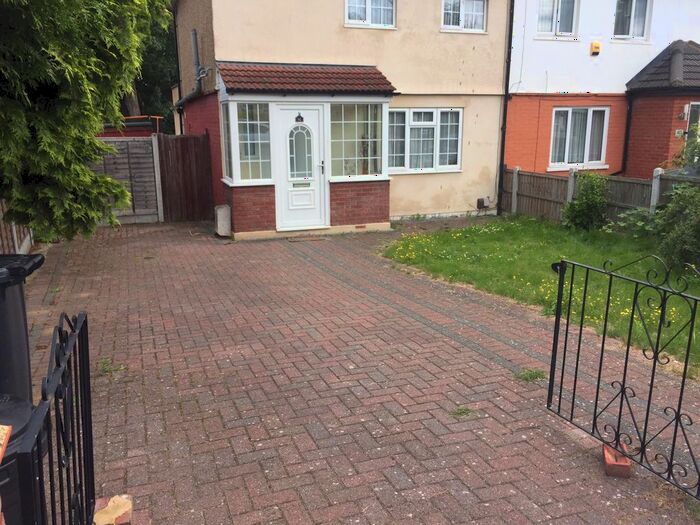 3 Bedroom Semi-Detached House To Rent In Duke Road, Barkingside, Ig8