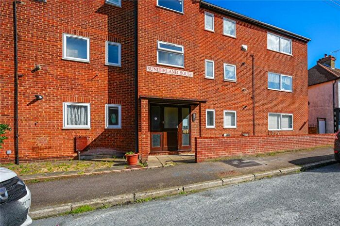 1 Bedroom Flat To Rent In Strover Street, Gillingham, ME7