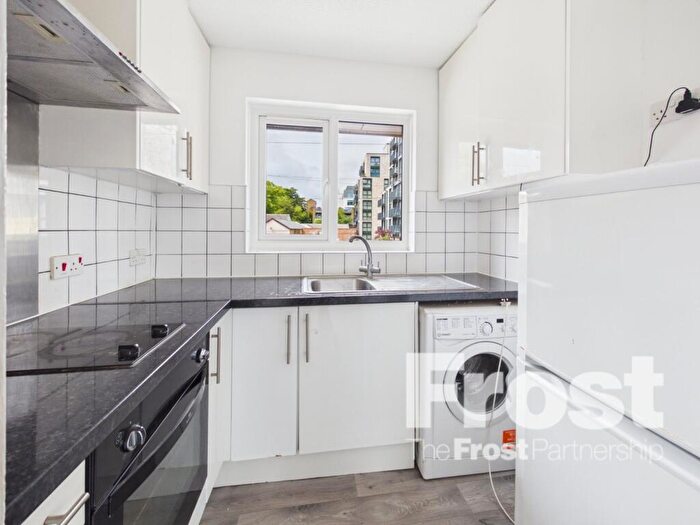 Studio To Rent In Church Street, Slough, Berkshire, SL1