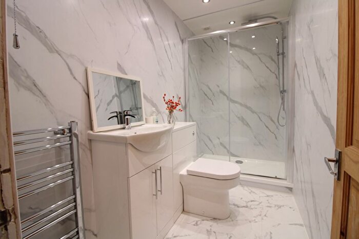 2 Bedroom Flat To Rent In Simonside Terrace, Newcastle Upon Tyne, Tyne And Wear, NE6