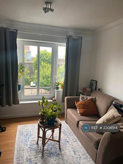 1 Bedroom Flat To Rent In Gloucester Square, London, E2