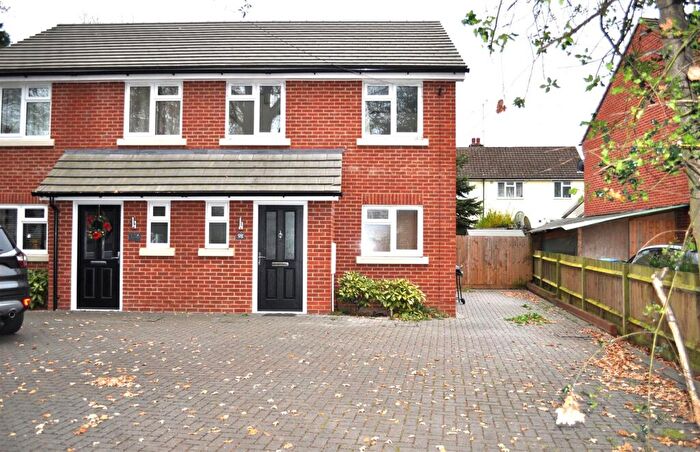 3 Bedroom Semi-Detached House For Sale In Cherrywood Road, Farnborough, GU14