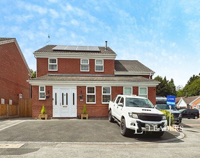 4 Bedroom Detached House For Sale In Cotswold Grove, Mansfield, Nottinghamshire, NG18