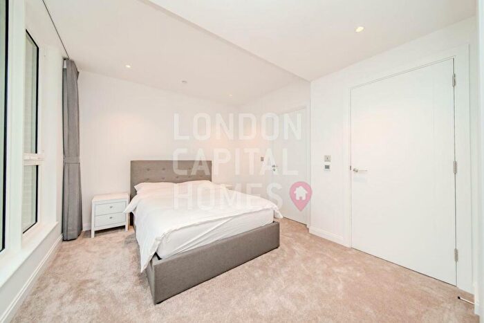 2 Bedroom Apartment To Rent In Gasholder Place, London, SE11