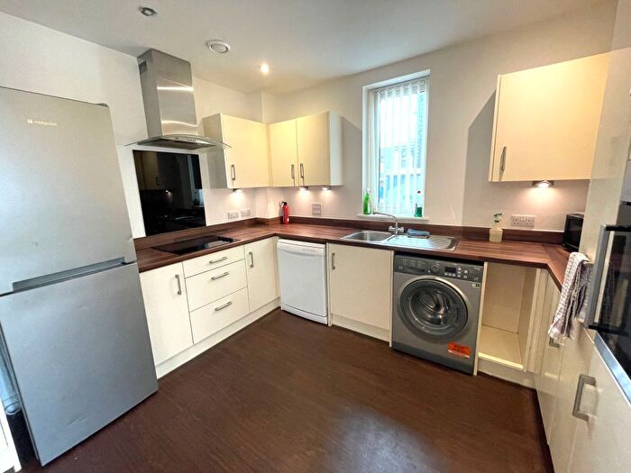 2 Bedroom Flat For Sale In Hollyhedge Road, Wythenshawe, Manchester, M22