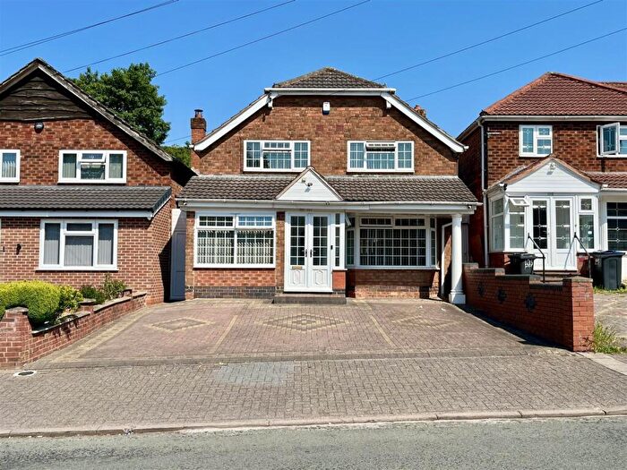 3 Bedroom Detached House For Sale In Craythorne Avenue, Handsworth Wood, Birmingham, B20