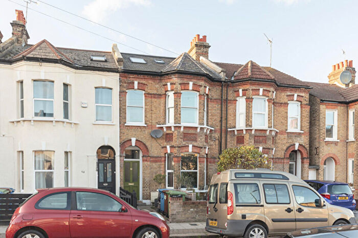 3 Bedroom Flat For Sale In Dunstans Road, East Dulwich, SE22