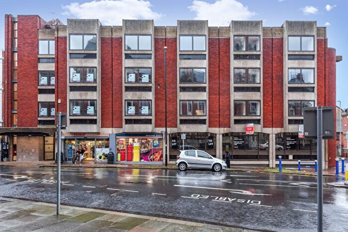 Flat To Rent In Grove Road, Eastbourne, BN21