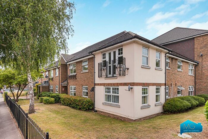 2 Bedroom Flat To Rent In Lancaster Road, New Barnet, Hertfordshire, EN4