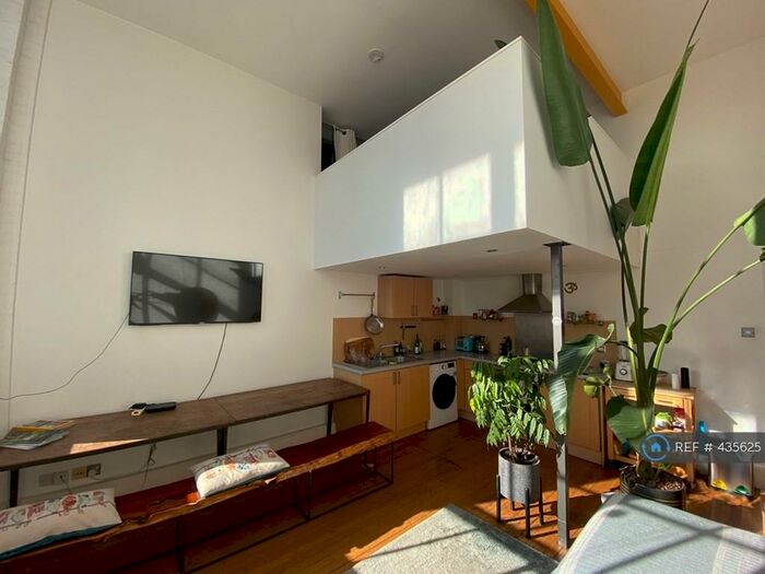 2 Bedroom Flat To Rent In Grenier Apartments, London, SE15