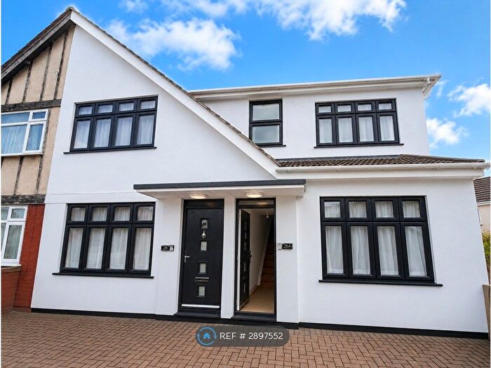 4 Bedroom Flat To Rent In Charlton Road, Harrow, HA3