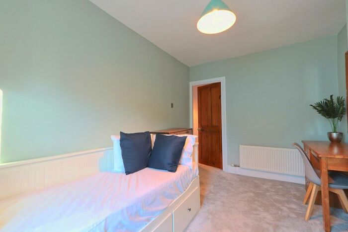3 Bedroom Flat To Rent In Sydenham Road, Knowle, Bristol, BS4