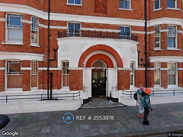 3 Bedroom Flat To Rent In Norfolk House, London, SW2