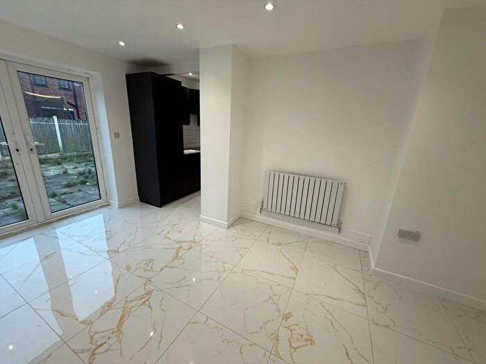 3 Bedroom Terraced House To Rent In Hill Street, Liverpool, L8