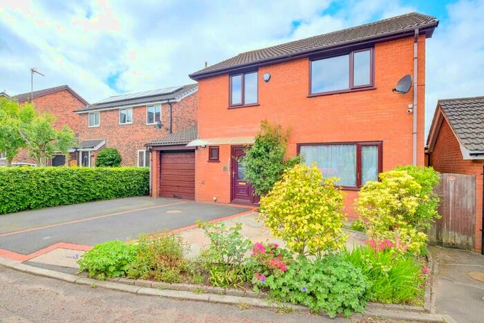 4 Bedroom Detached House For Sale In Ingleton Close, Accrington, Lancashire, BB5