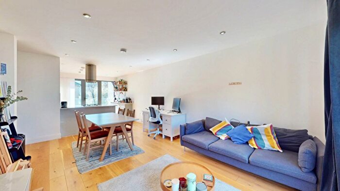 2 Bedroom Flat For Sale In Rotherhithe Street, London, SE16