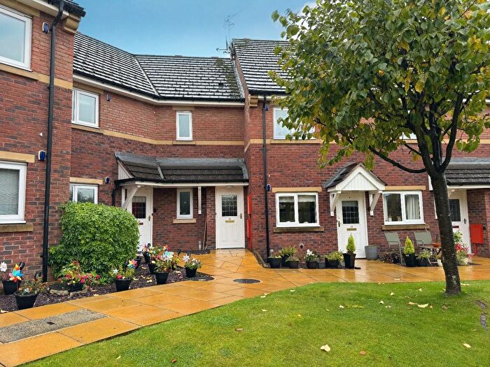 2 Bedroom Flat To Rent In Rempstone Drive, Chesterfield, S41