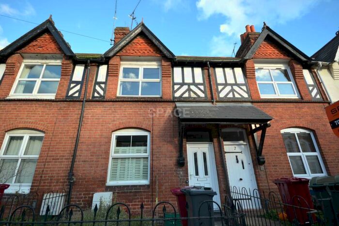 4 Bedroom Terraced House To Rent In De Beauvoir Road, University, Reading, RG1