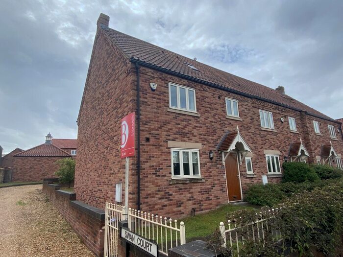 4 Bedroom Town House To Rent In Main Street, Styrrup, DN11