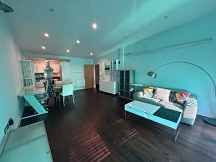 2 Bedroom Flat To Rent In Turner Street, Canning Town, London, E16