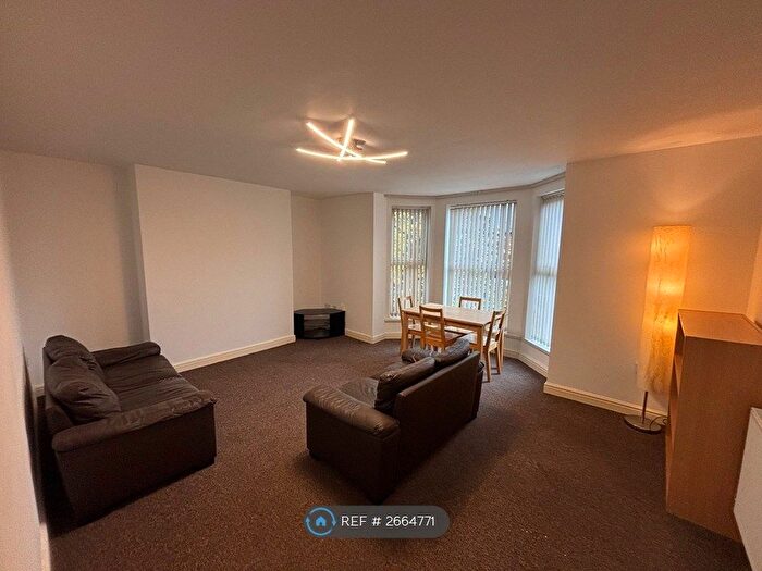 2 Bedroom Flat To Rent In Maple Avenue, Chorlton Cum Hardy, M21