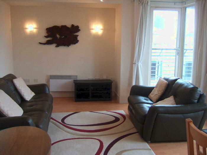 2 Bedroom Apartment To Rent In The Aspect, Queen Street, Cardiff, CF10