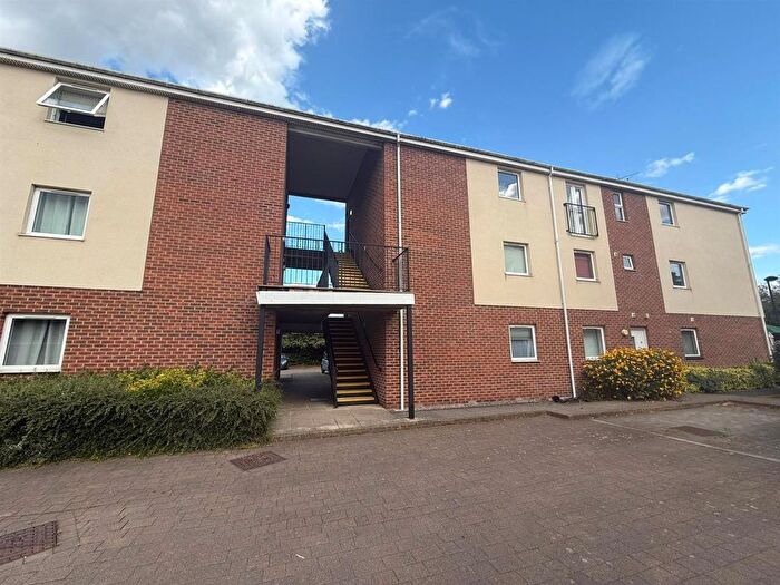 1 Bedroom Flat For Sale In Clog Mill Gardens, Selby, YO8