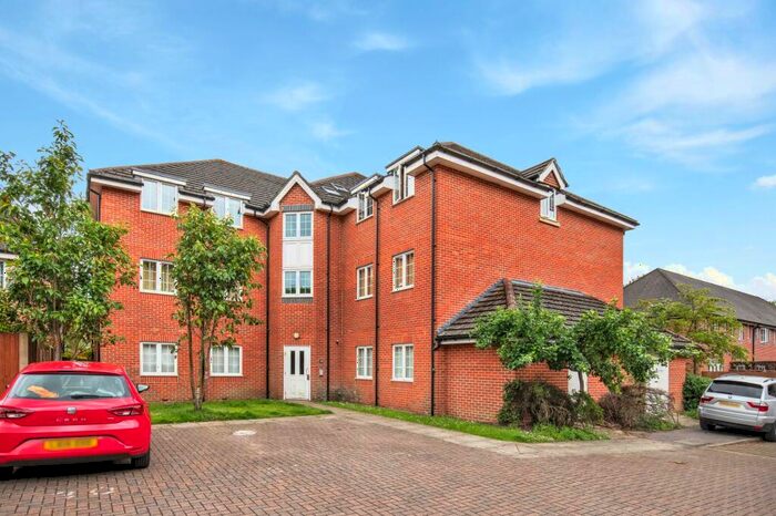 2 Bedroom Property To Rent In Hawthorn Way, Lindford, GU35