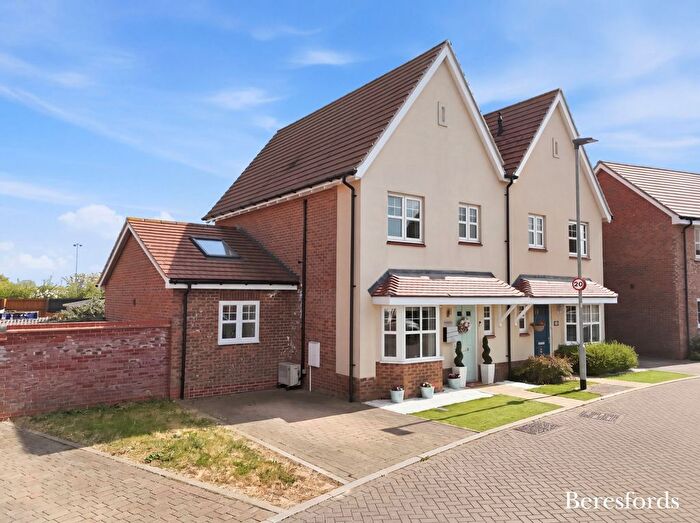 3 Bedroom Semi-Detached House For Sale In Repertor Drive, Maldon, CM9