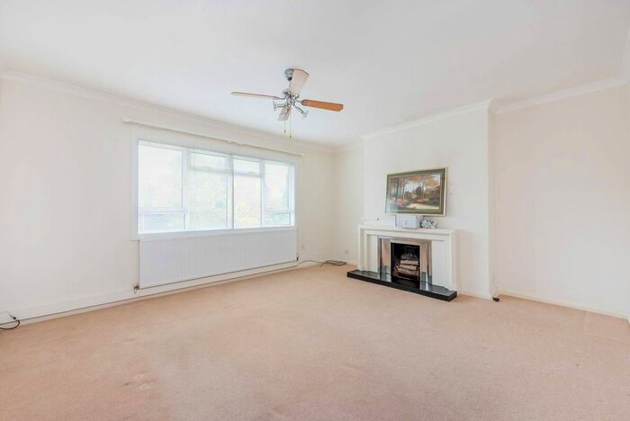 2 Bedroom Flat To Rent In Greystoke Gardens, Ealing, London, W5